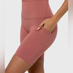 NWT Lululemon Wunder Train HR Short 8” Pockets